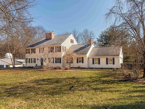 2nd image of 1407 S Winfield Rd