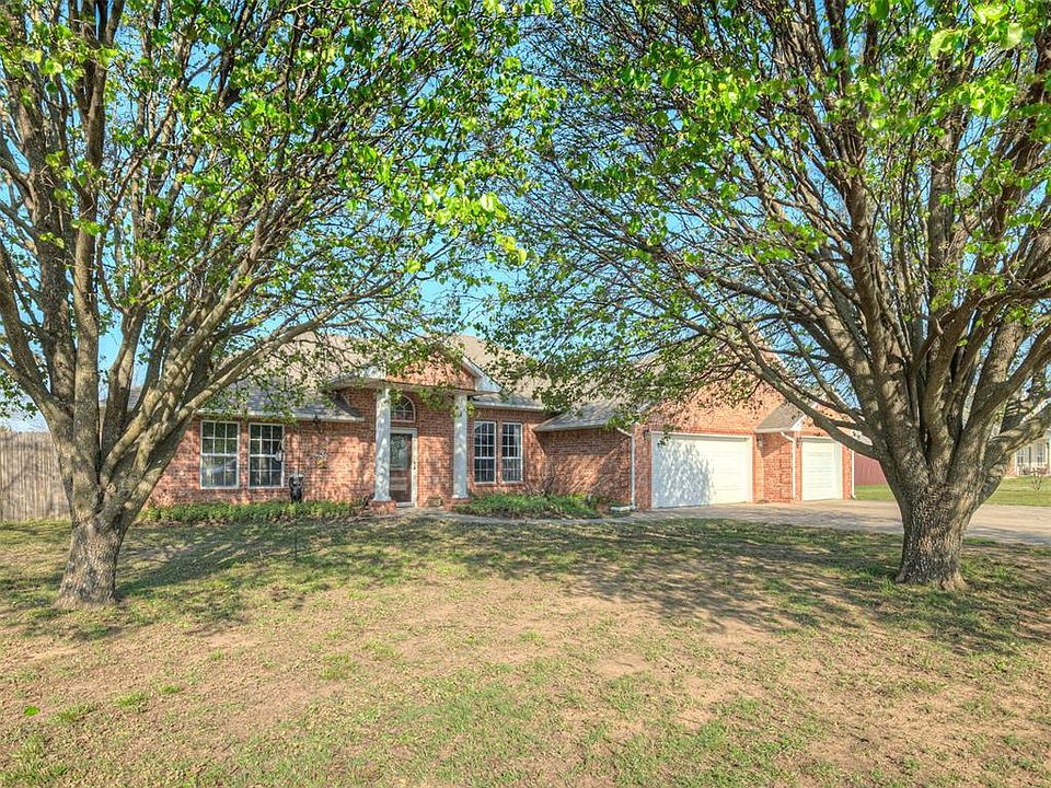1st image of 18916 Kelli Ln