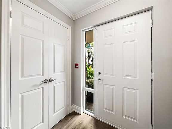 5th image of 442 Maple Ave #Townhouse 9