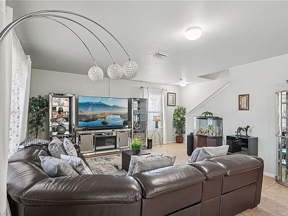 4th image of 26760 Saville AVE