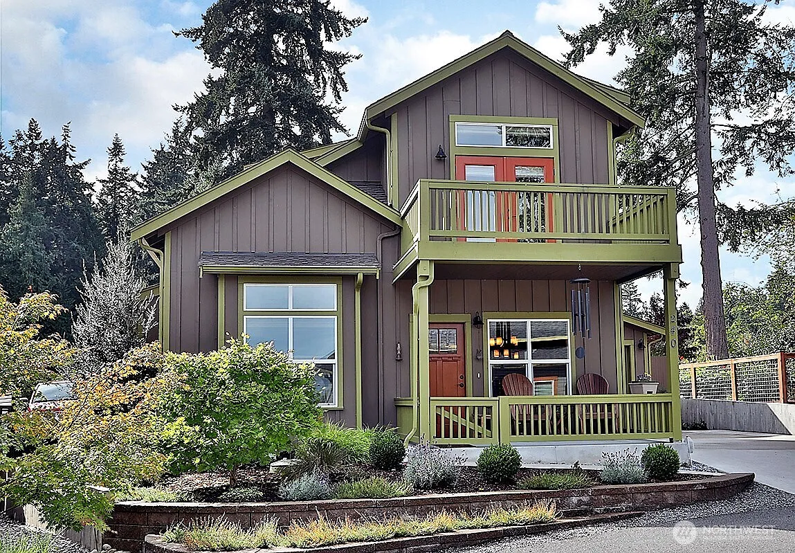 240 Clover Court photo 1