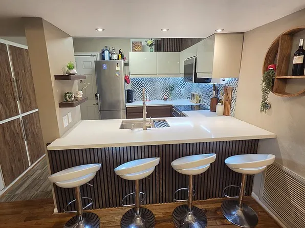 909 Silber Rd APT 28E, Houston, TX 77024