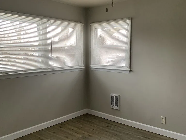 639 N View St — Photo 4