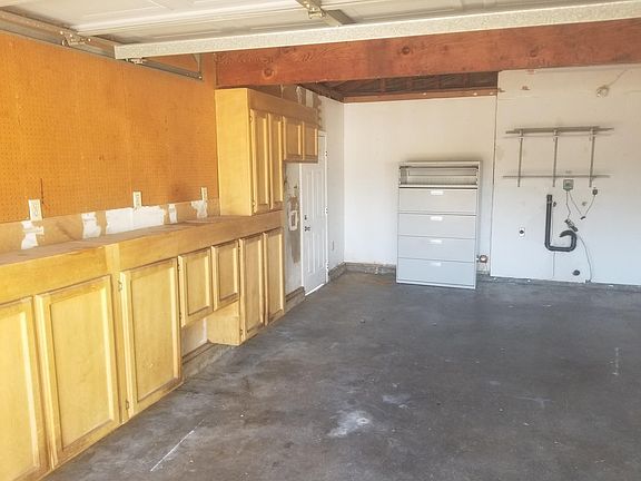 5th image of 2207 Bradshaw Ave