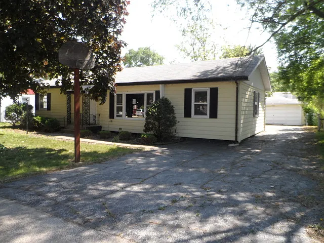 7941 Lotus Ave photo 1