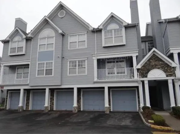 31 Prestwick Way, Edison, NJ 08820