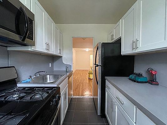 2nd image of 86-70 Midland Pkwy #4R