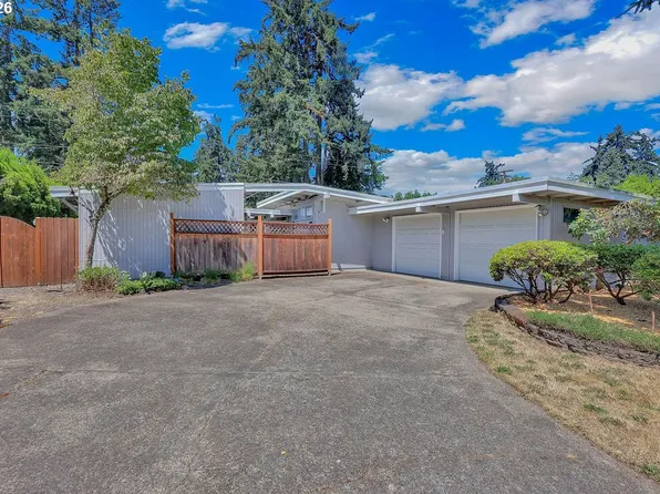 3270 Game Farm Rd, Springfield, OR 97477