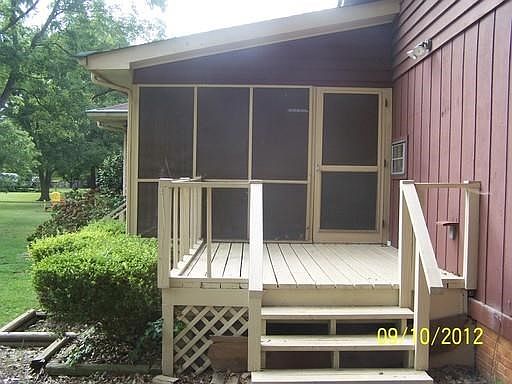 4th image of 3620 Lakeshore Dr SW