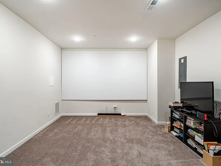 733 Sun Valley Ct — Photo 30