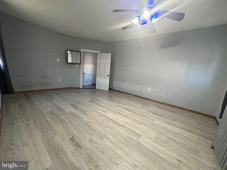 526 W Porter St — Photo 16