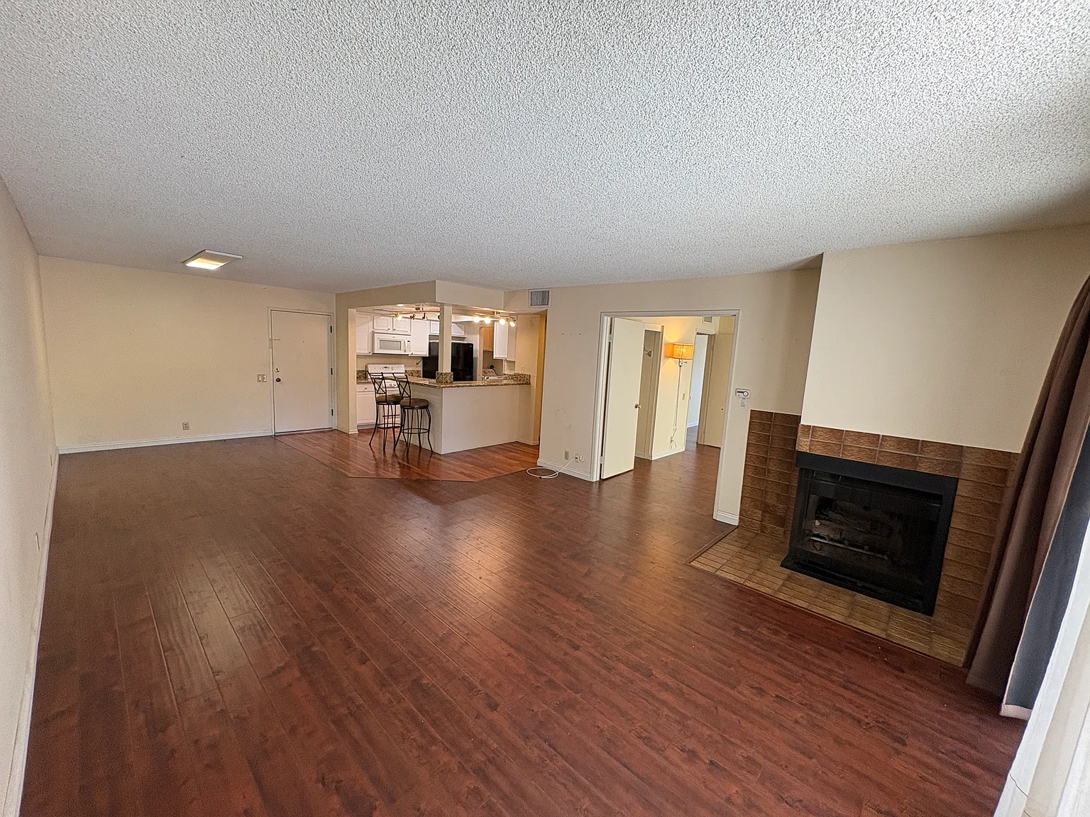2 bed, 1188 sqft, $2,200 — Photo 4