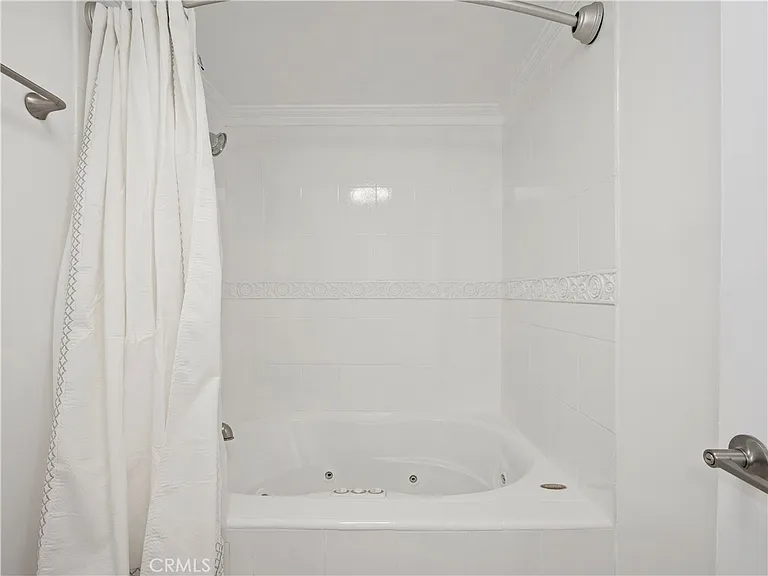 18411 Hatteras St #138 — Photo 19