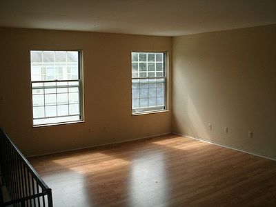 5th image of 364 Neptune Dr #109
