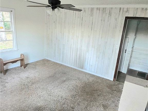 2nd image of 1095 County Road 212