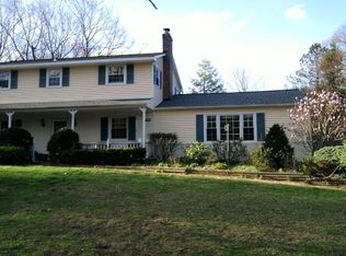 6 Village View Blf, Ballston Lake, NY 12019