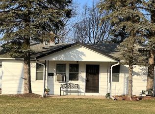 808 W Clayton St, Waukegan, IL 60085