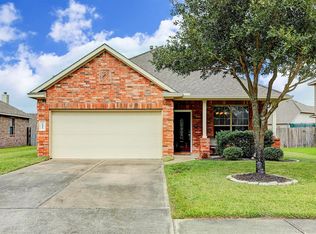 6015 Village Grove Dr, Pearland, TX 77581