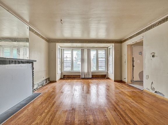 4th image of 9130 S Mozart Ave
