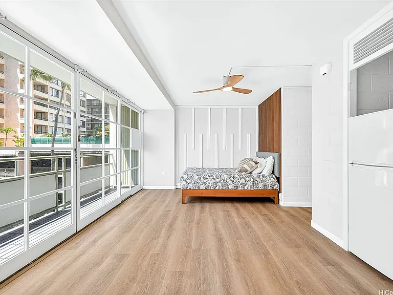445 Kaiolu St #401 — Photo 21