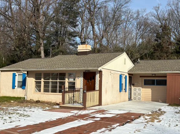 77 Winding Ln, Feasterville Trevose, PA 19053