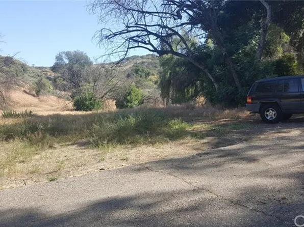 20130 Chapter Dr, Woodland Hills, CA 91364