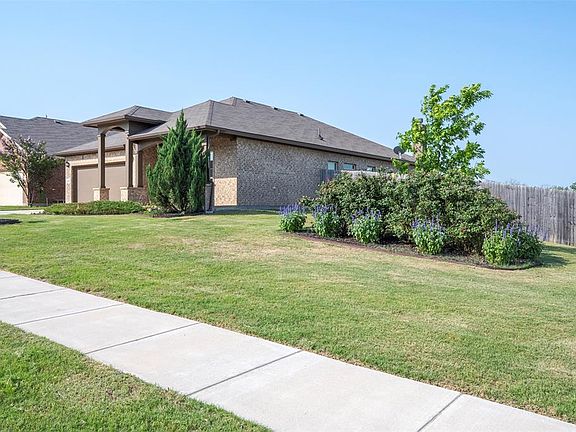 3rd image of 1213 Ashley Dr