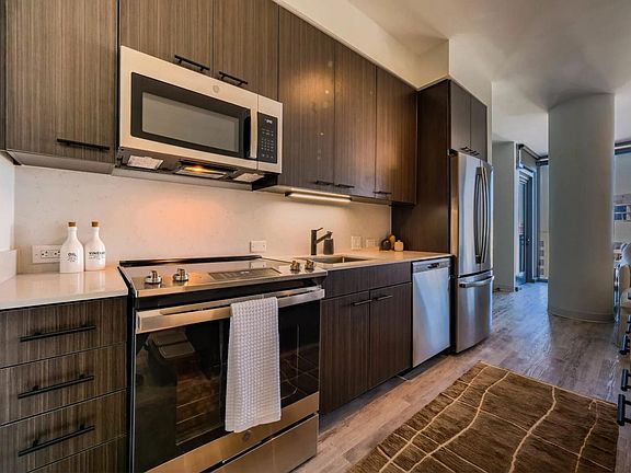 2nd image of 411 Brazos St #2308