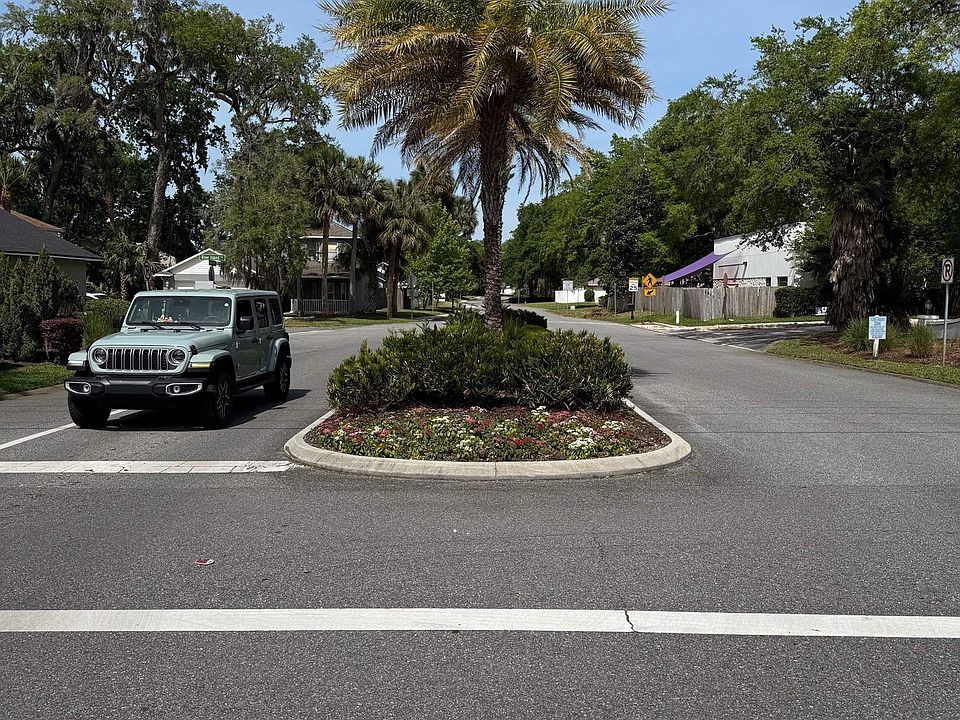 1st image of 241 River Island Cir