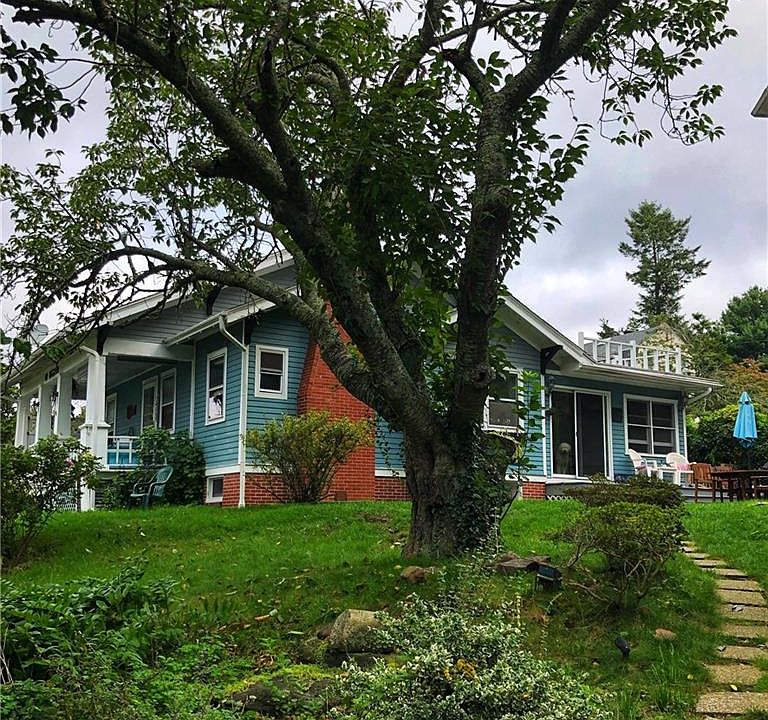 1st image of 10 Bowen Ave