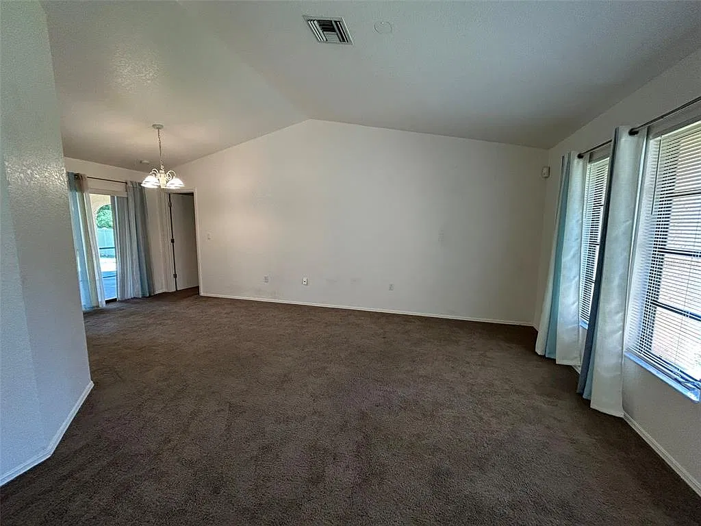 3 bed, 2.0 bath, 1735 sqft, $1,750 — Photo 2