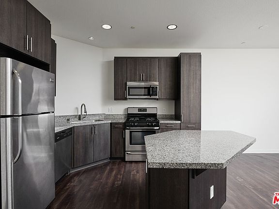 2nd image of 1408 W Washington Blvd APT 114