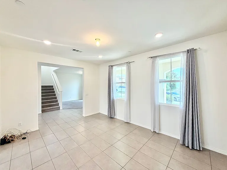 30136 Sutton Ct — Photo 9