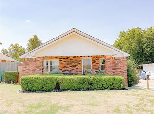 418 E 3rd St, Cordell, OK 73632