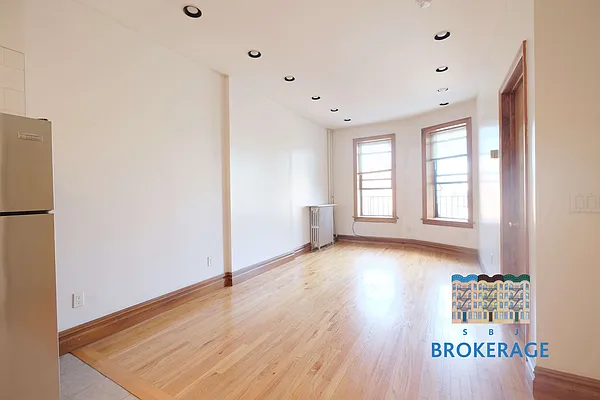 Rented by SBJ Brokerage, LLC | media 21