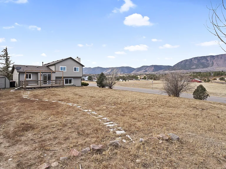 500 Trumbull Ln — Photo 44