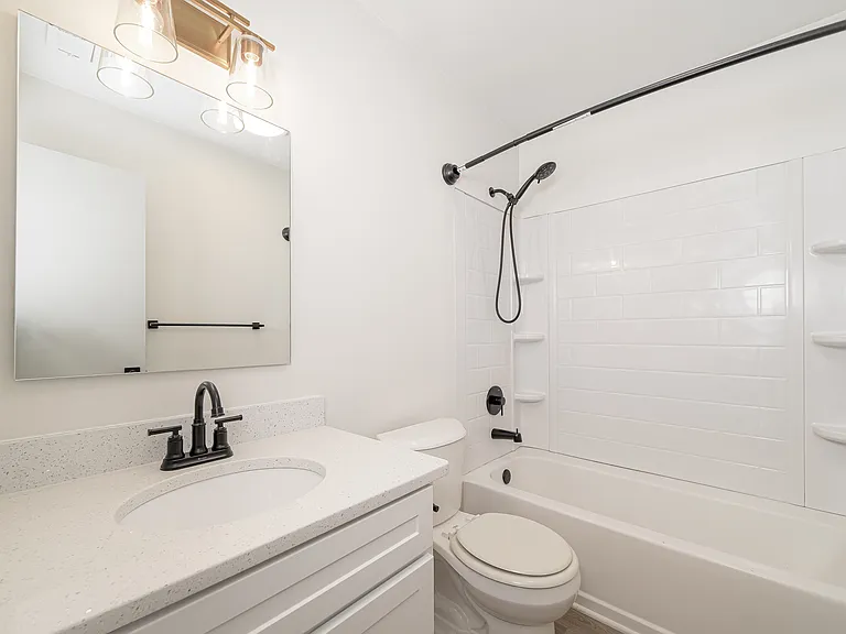 Ocean Air Apartments — Photo 21