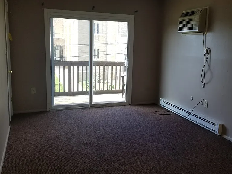 75 Ridgeway St #3 — Photo 4