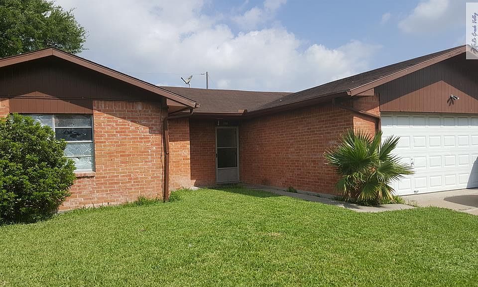 1st image of 921 Travis St