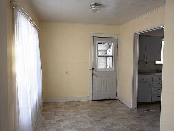 5th image of 413 E Spruce St