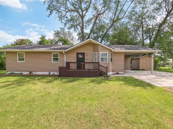 453 W 2nd St, Centerton, AR 72719