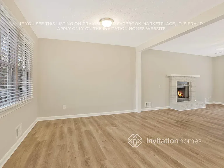 1648 Roman Point Dr — Photo 5