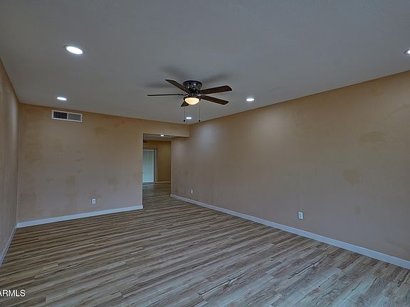 4th image of 3 W DEL RIO Drive