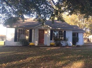 214 E Foster Ave, Medina, TN 38355