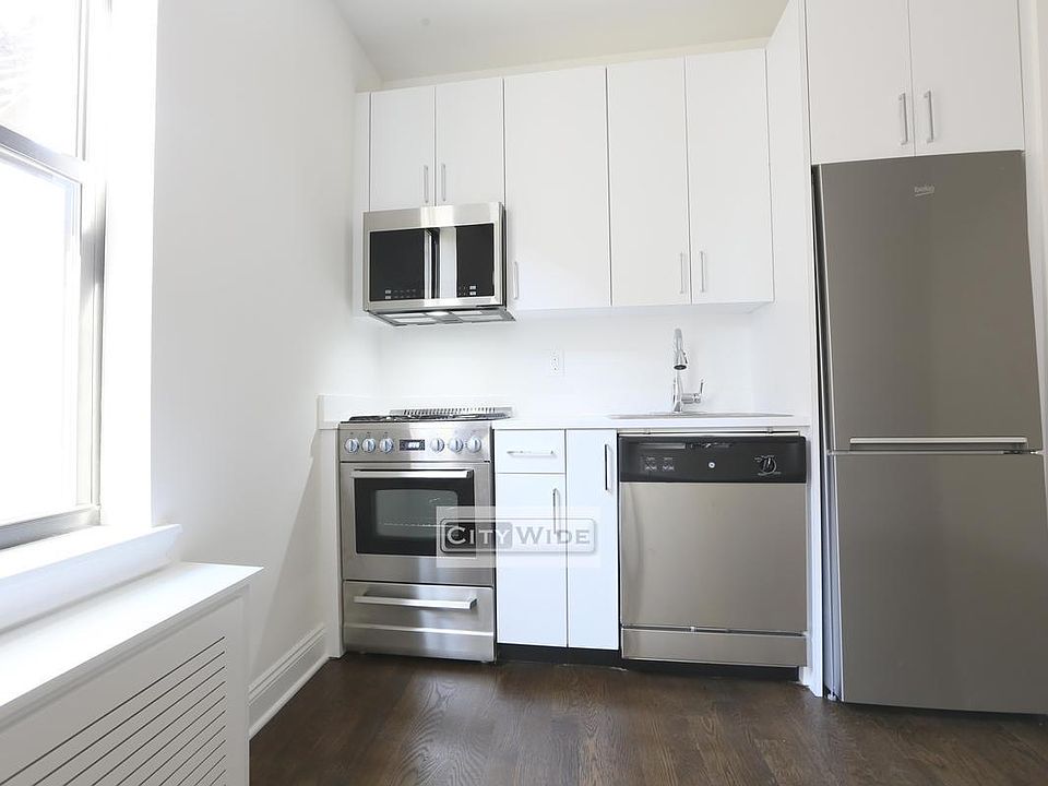 2nd image of 26 Grove St APT 6G