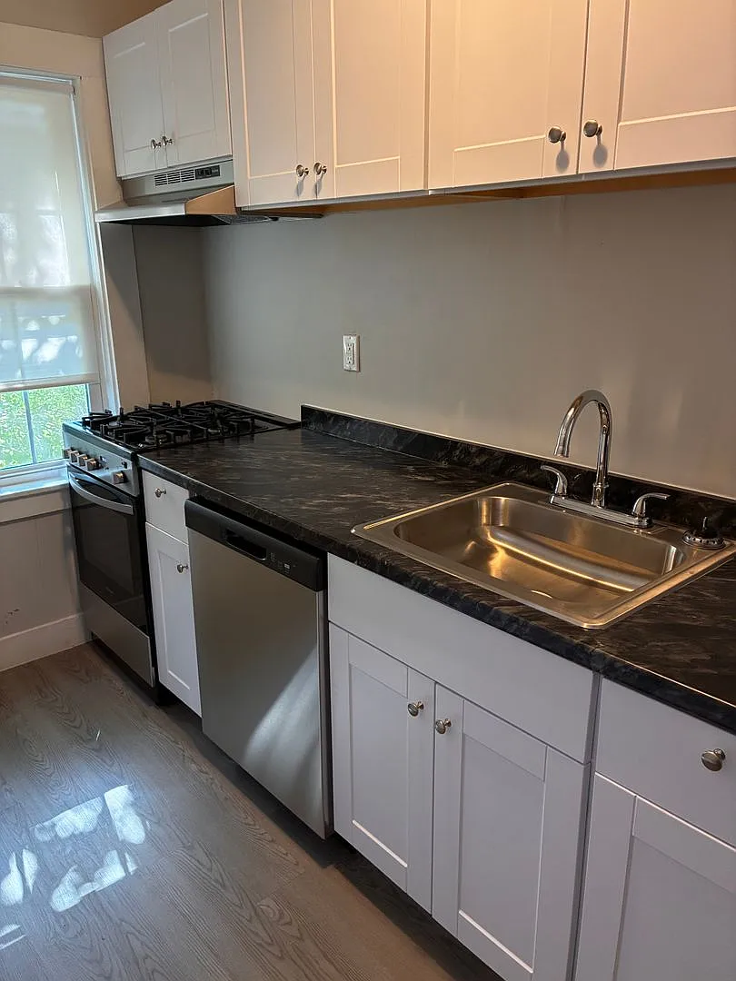 Avl NOW - No Fee! Charming 1BR in Nahant near Beaches, transit — Photo 1