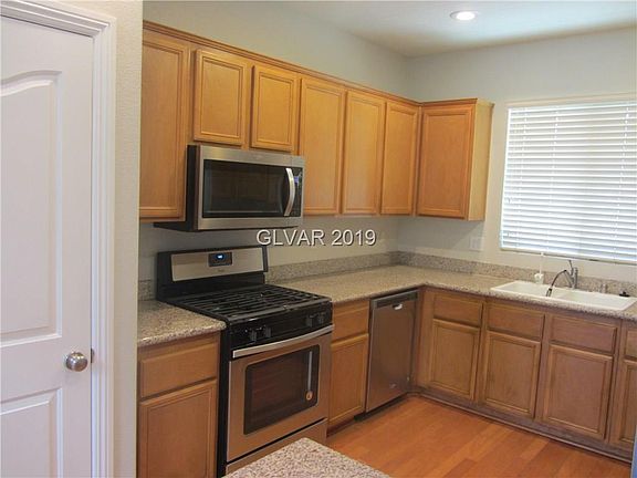 4th image of 1521 Tillman Falls Ave