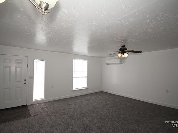 5th image of 1023 E Elgin St