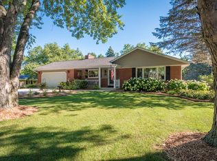 1710 Holly Ln, Grafton, WI 53024