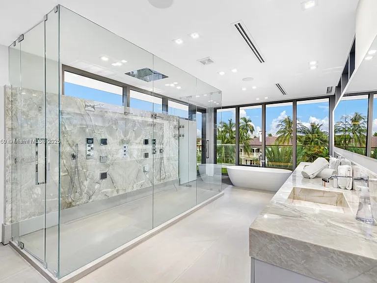 440 Mola Ave — Photo 21